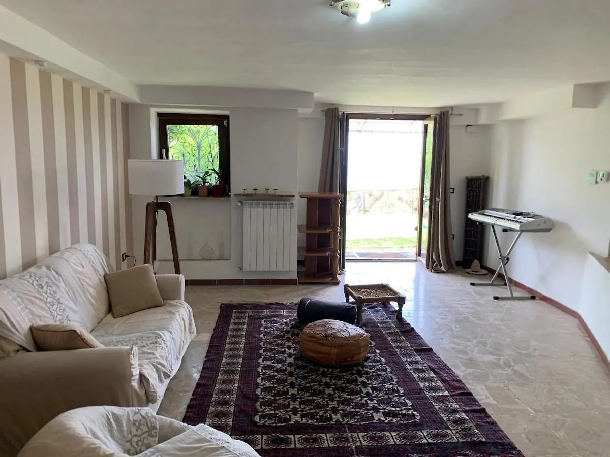 Home Holiday Vincland location